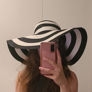 Black and White Beach Hat
